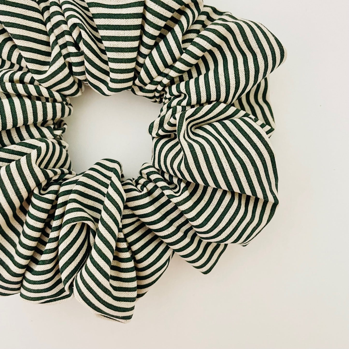 Christmas Basic Scrunchie - Green Stripe