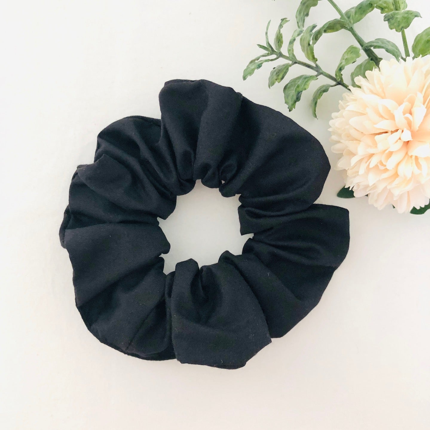 Basic Scrunchie Jet Black