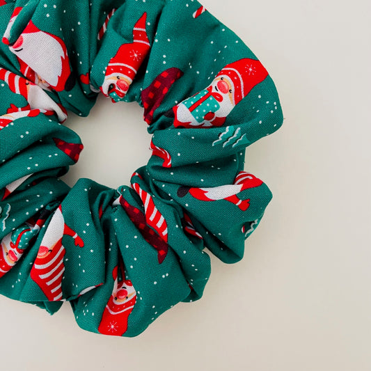 Christmas Basic Scrunchie - Santa