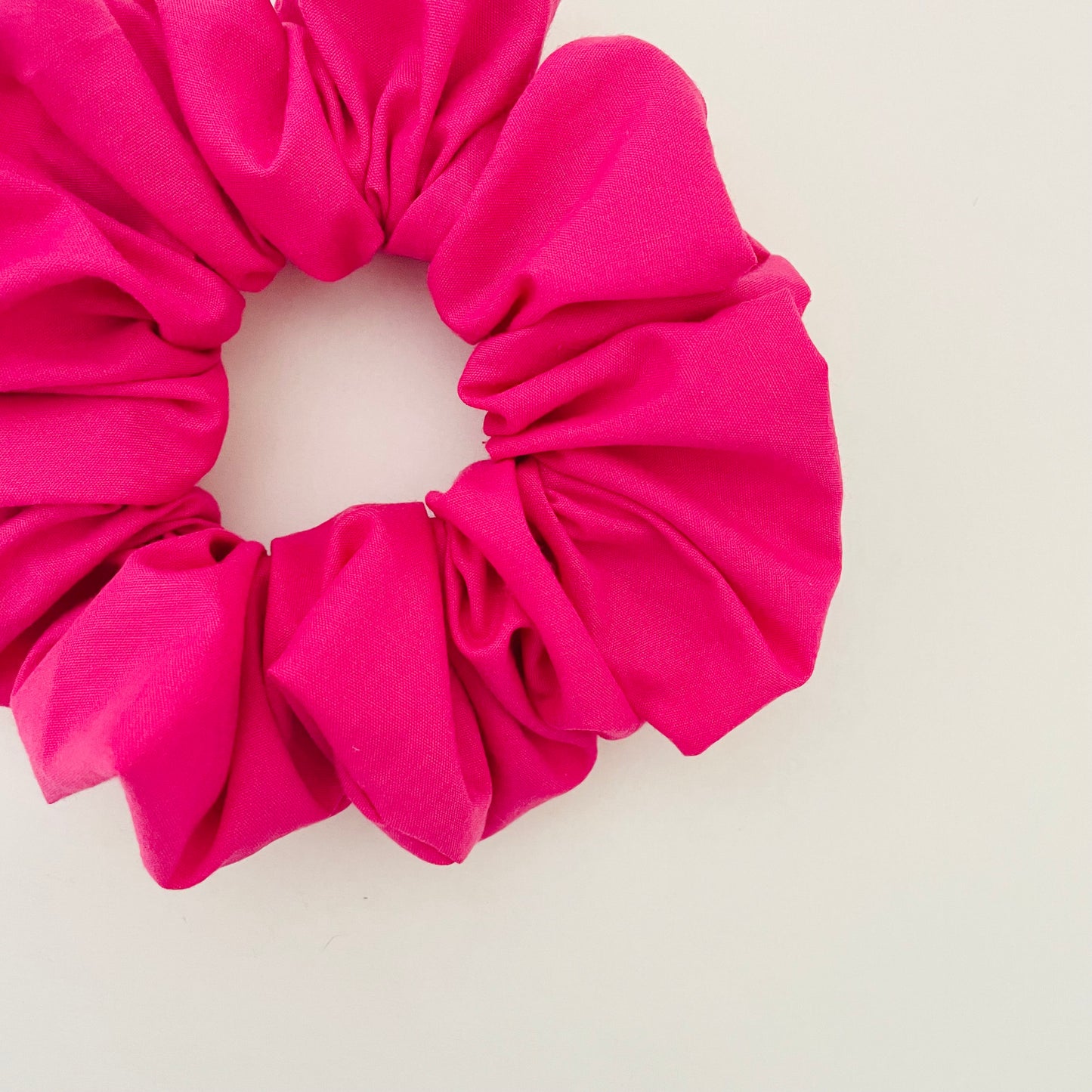 Basic Scrunchie Fuchsia