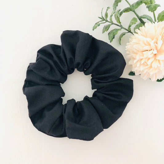 Basic Scrunchie Jet Black
