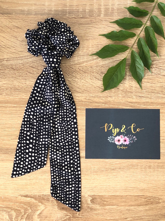 Scrunchie Scarf - Pebble Noir