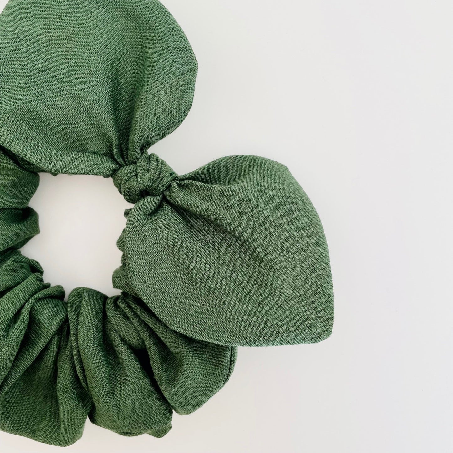 Bow Scrunchie - Green Linen