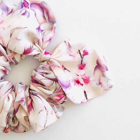 Bow Scrunchie - Magnolia